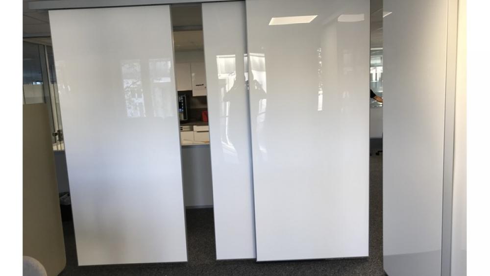 Raumteiler & Whiteboard in Einem 3
